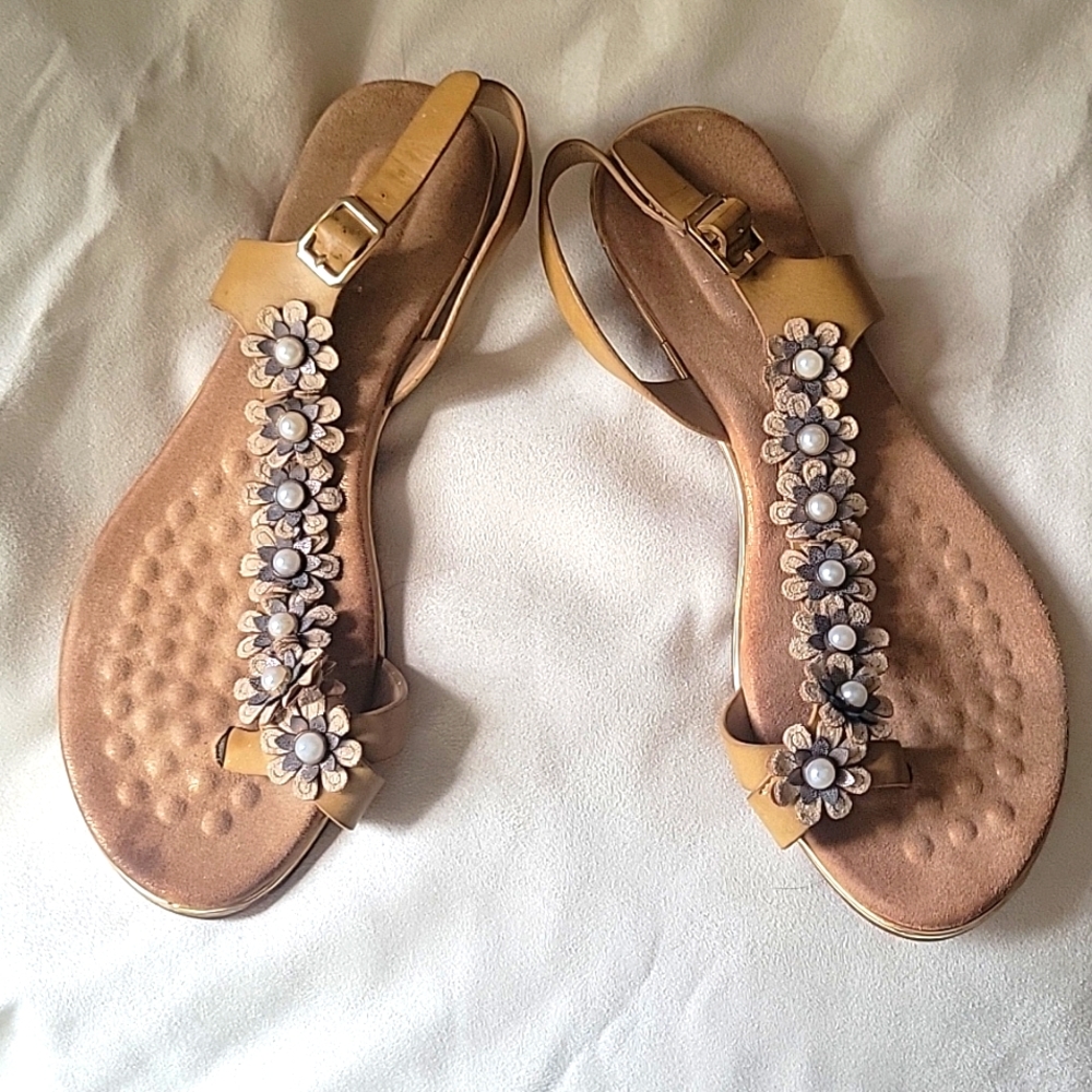 Leather sandals